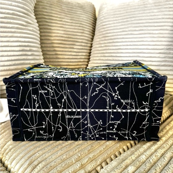 Dior Medium Book Tote - Picture 7 of 11